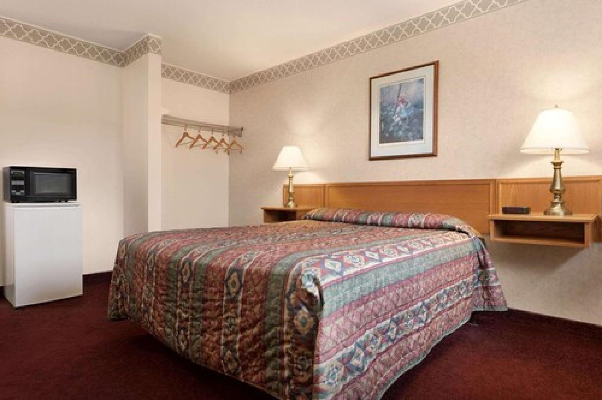 Travelodge By Wyndham Port Elgin Extérieur photo